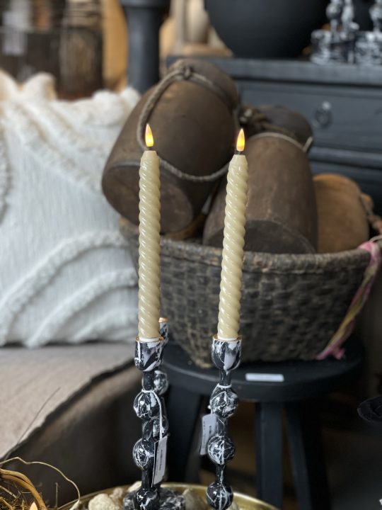 set van 2 gedraaide diner kaarsen beige - Afbeelding 2