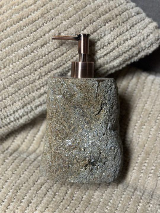 Soapdispenser Riverstone D.8 H.10