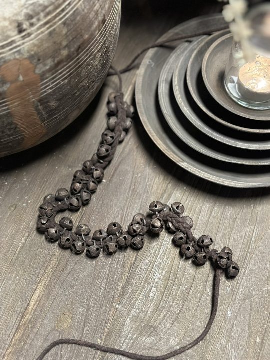Decoratie slinger bruin Belletjes - Afbeelding 2