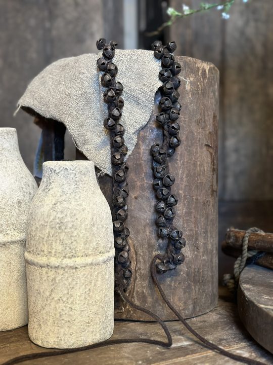 Decoratie slinger bruin Belletjes