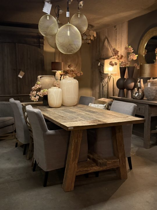 oud eiken landelijke eettafel