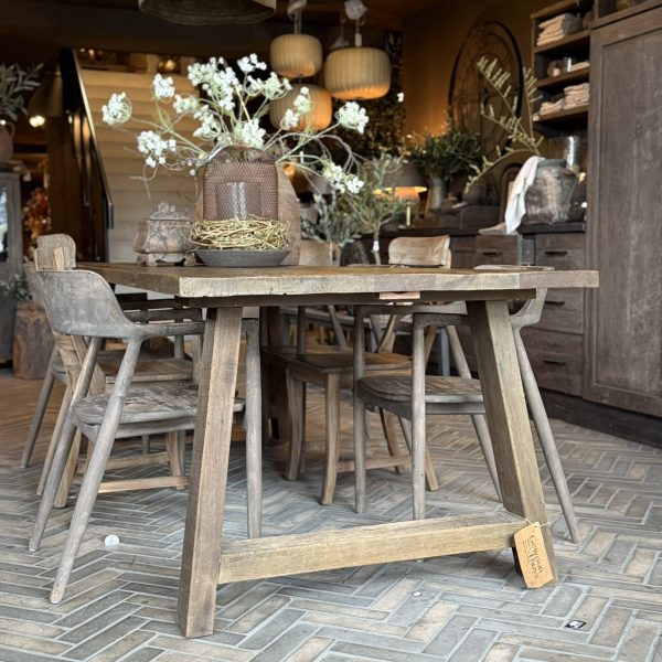 landelijke eettafel
