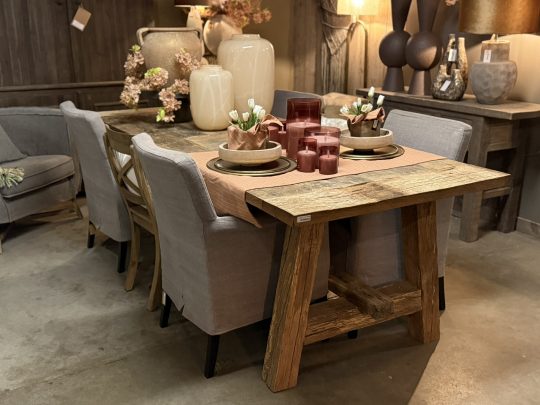 oud eiken landelijke eettafel